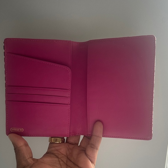 Coach Black and White Signature Travel Passport Holder - Picture 2 of 4
